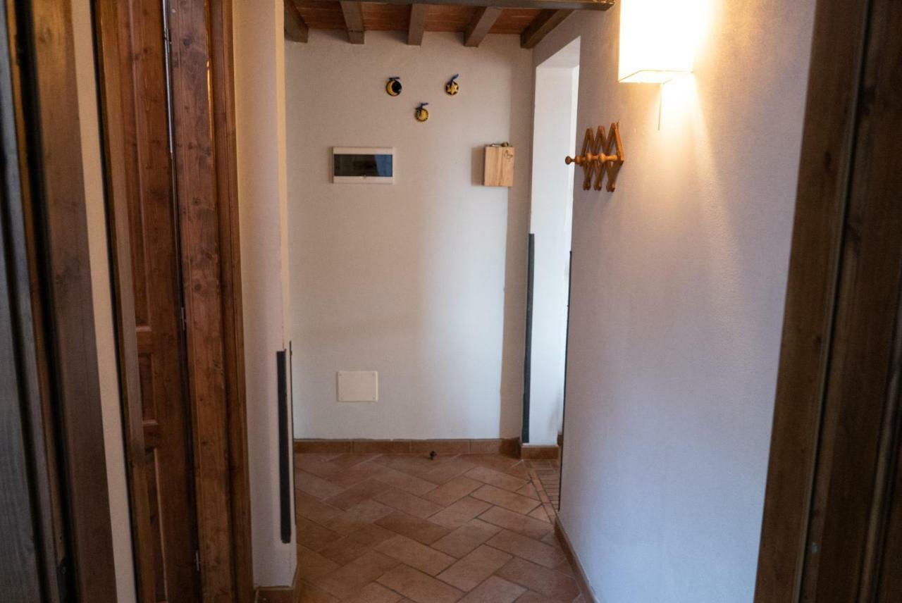 La Casa Di Paolo Sulla Via Francigena Castelnuovo D'Elsa Exterior photo