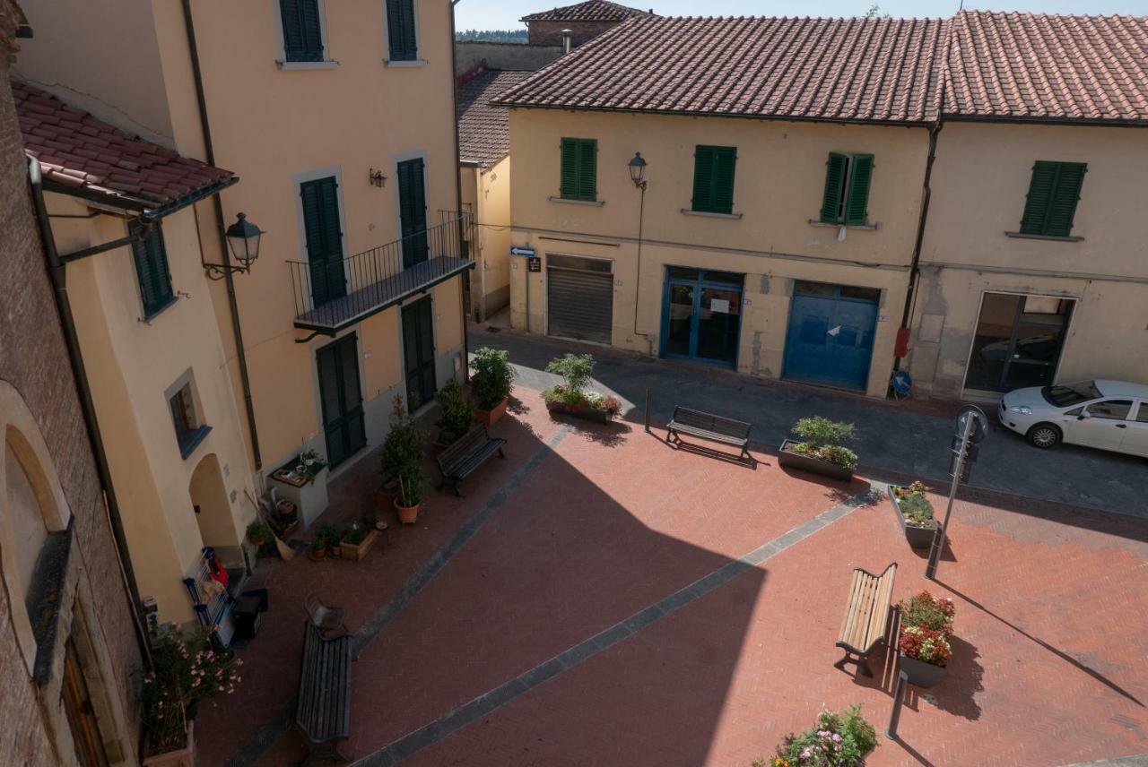 La Casa Di Paolo Sulla Via Francigena Castelnuovo D'Elsa Exterior photo