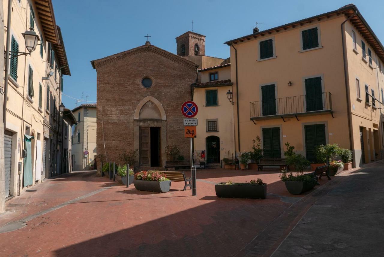 La Casa Di Paolo Sulla Via Francigena Castelnuovo D'Elsa Exterior photo